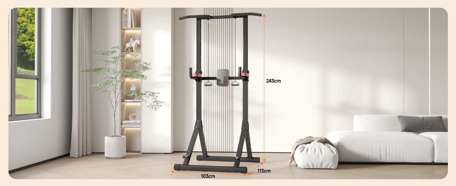 Een power tower in een woonkameropstelling met de afmetingen erbij weergegeven.