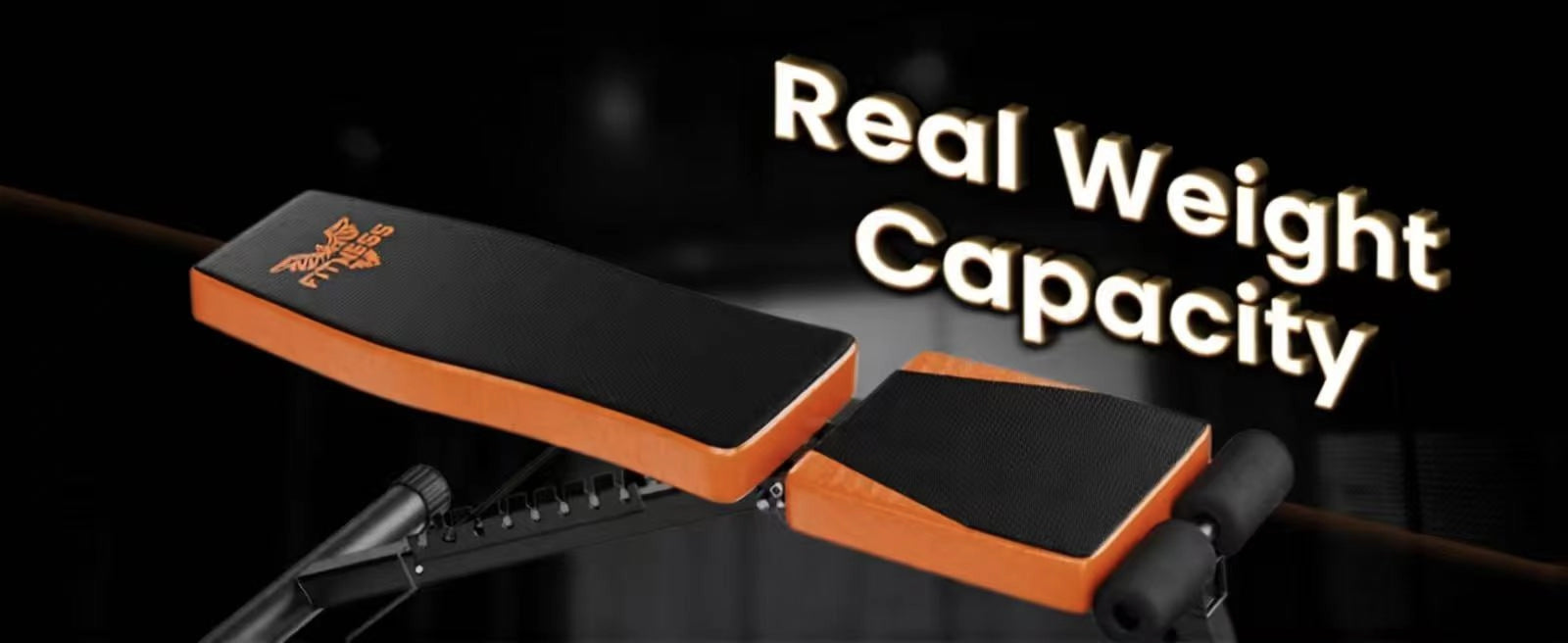 Fitnessapparatuur met de tekst 'Real Weight Capacity' op een donkere achtergrond.